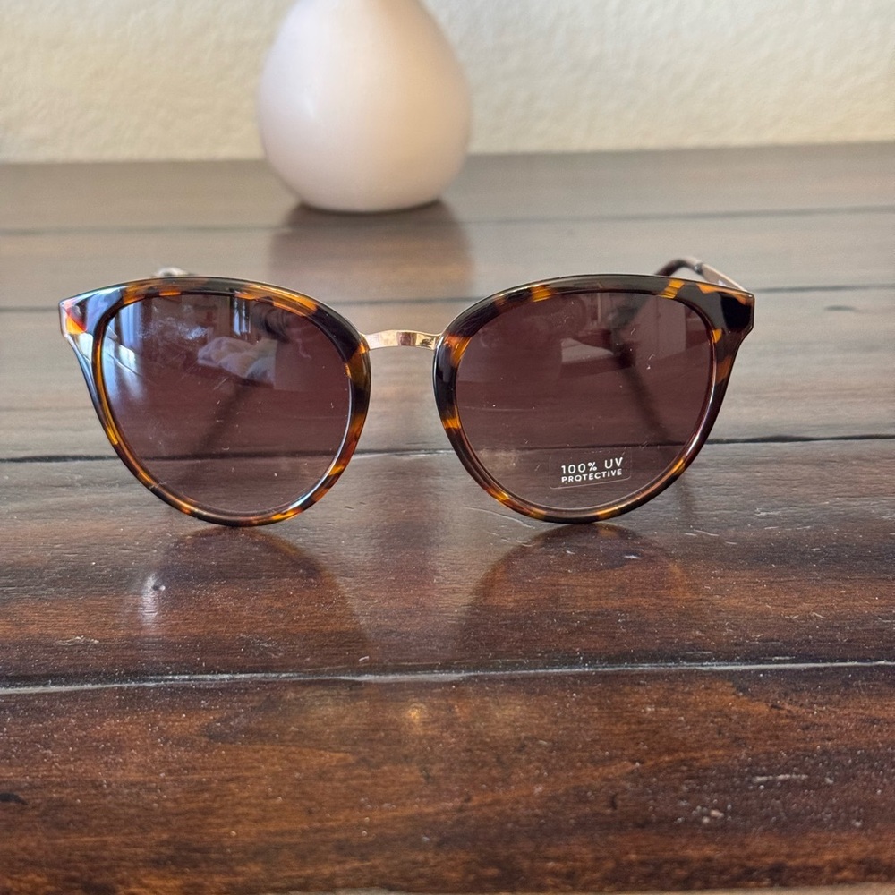 Ann Taylor round sunglasses - Picture 7 of 12
